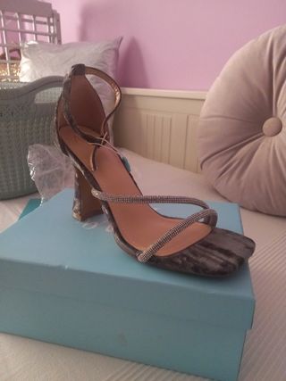 Sandalia de fiesta