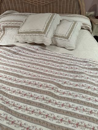 Colcha Cama grande reversibl 250x 245  2 cojines