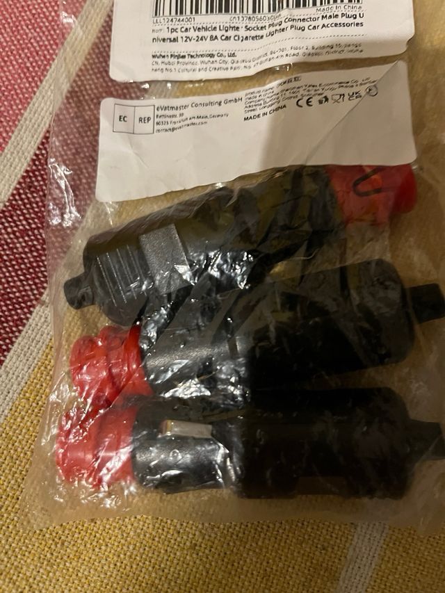 Enchufe macho 12/24v