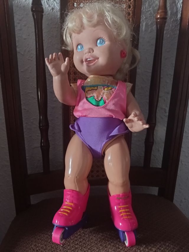 Muñeca vintage patinadora