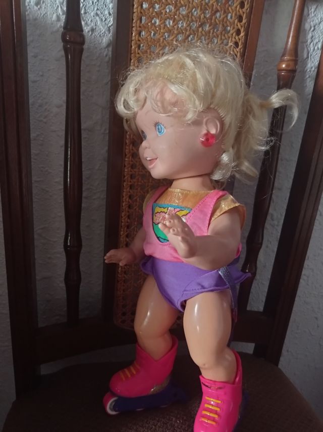 Muñeca vintage patinadora