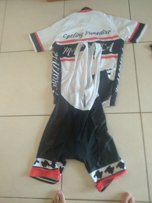 Vestimenta maillot y culote