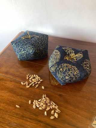 Cuscinetti per campana tibetana o decorazione