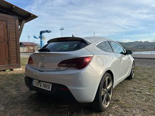 Opel Astra J GTC SPORTIVE 2012