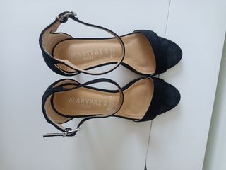 Sandalias negras de tira clásica ante 