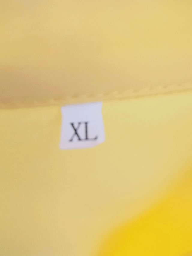 Camisa amarilla con botones pequeños REBAJADO