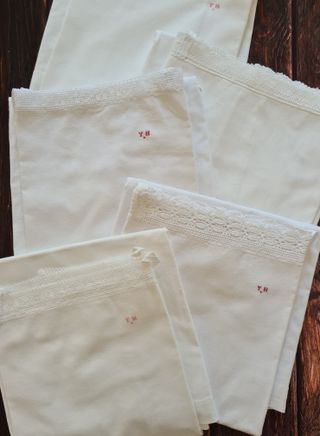 Lotto di 5 sottovesti