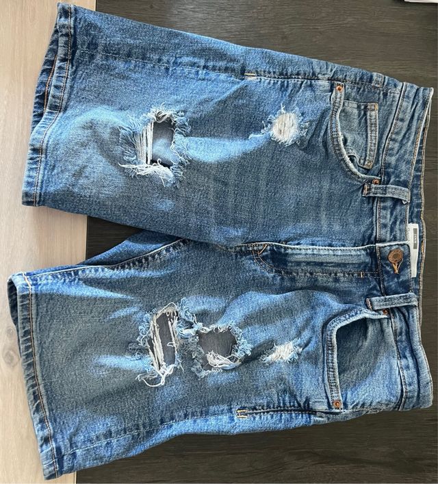 Pantalón vaquero corto Bershka talla 38 azul
