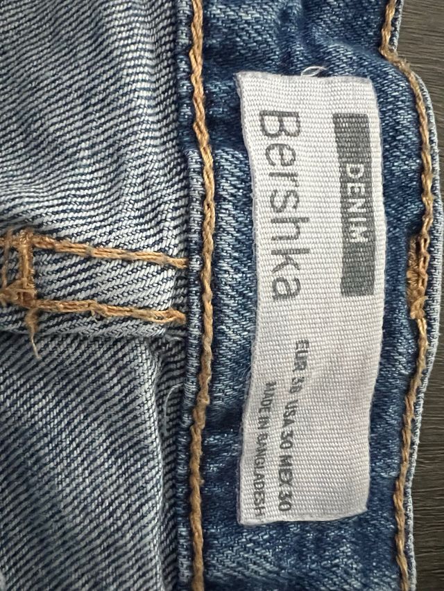Pantalón vaquero corto Bershka talla 38 azul