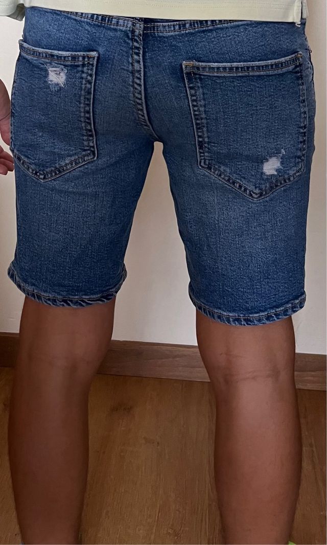 Pantalón vaquero corto Bershka talla 38 azul