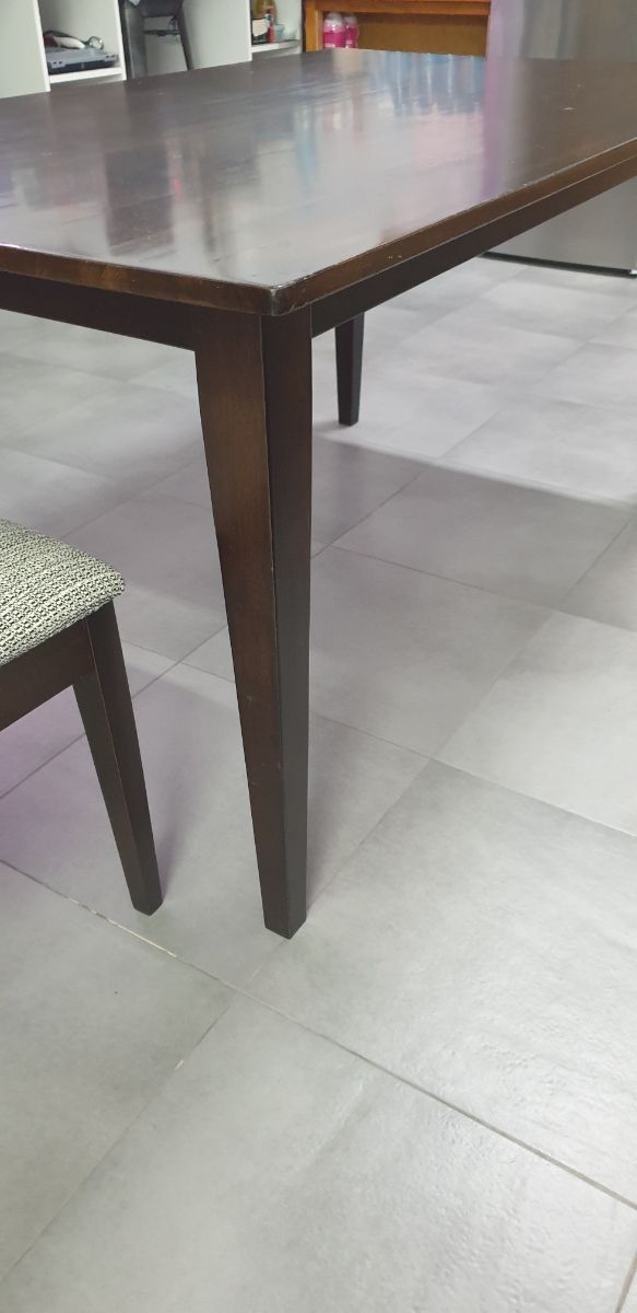 Vendo mesa y 2 sillas