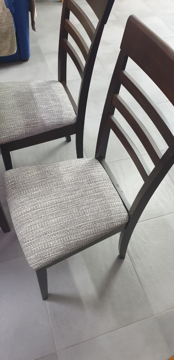 Vendo mesa y 2 sillas