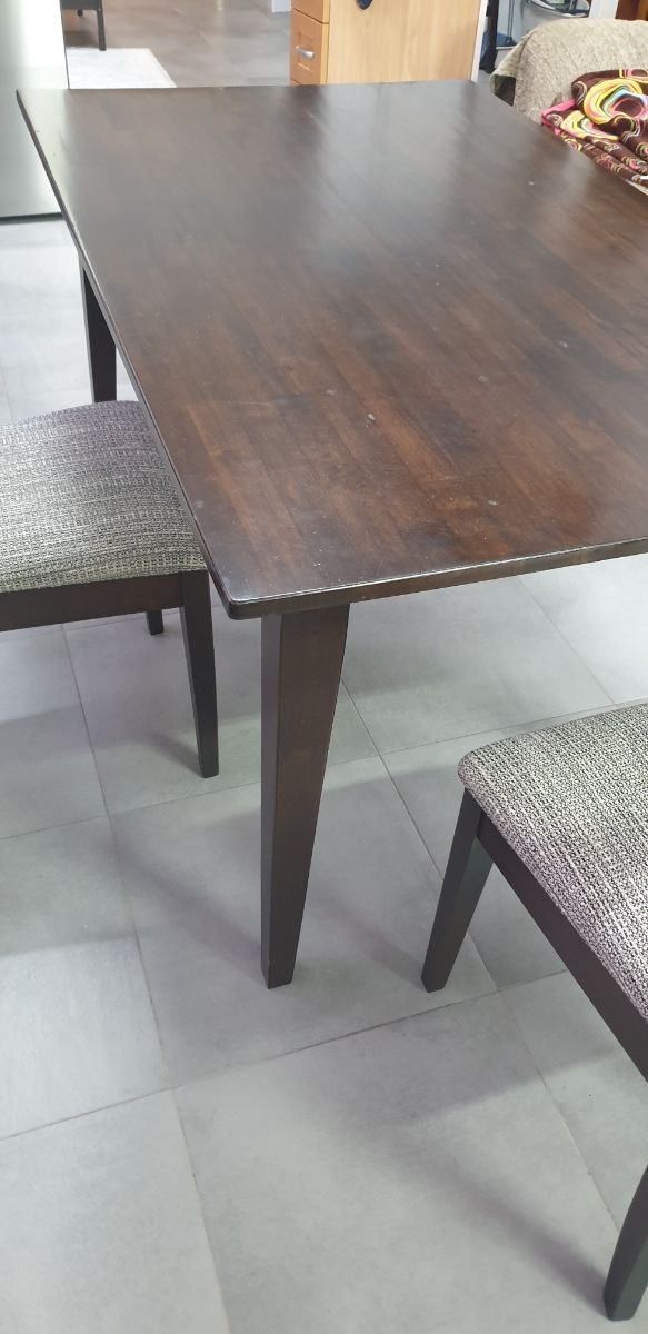 Vendo mesa y 2 sillas