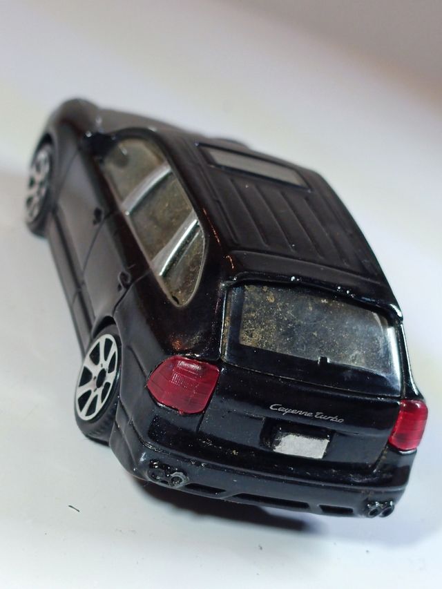 PORSCHE CAYENNE TURBO 1/43 BURAGO