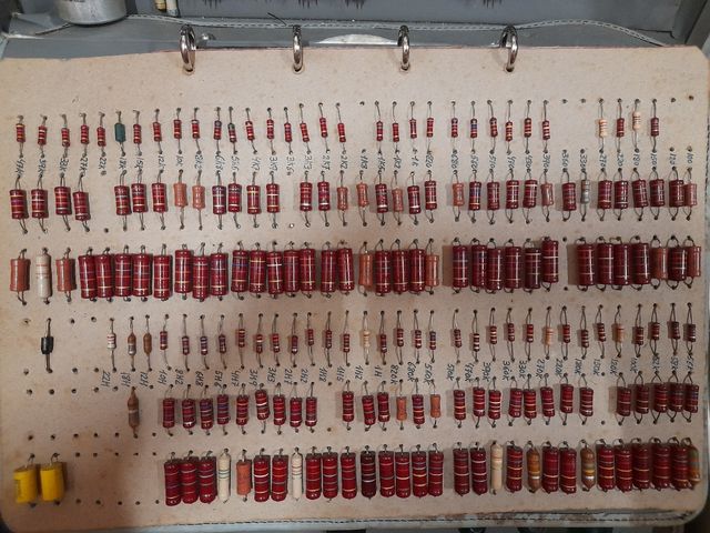 Válvulas antiguas TV y resistencias