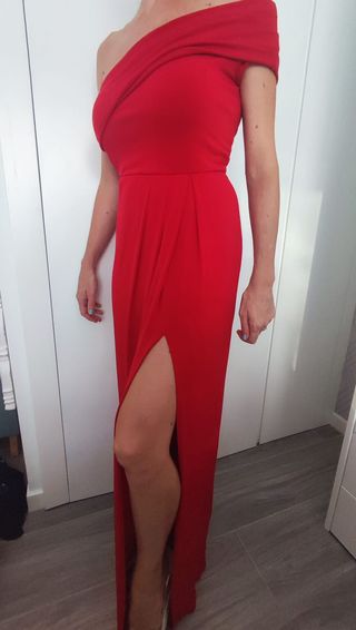 Vestido de fiesta largo de color rojo talla 36