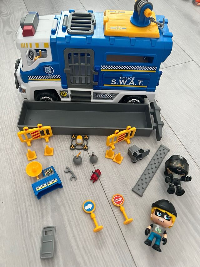 Furgón Pinypon Action