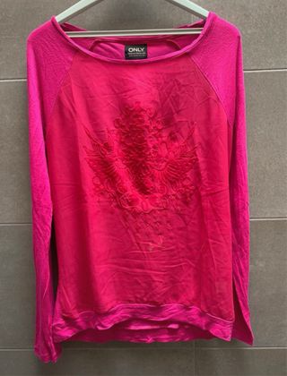 Camiseta fantasia fucsia dos texturas