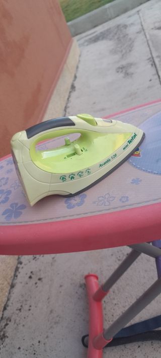 Mesa de plancha de juguete