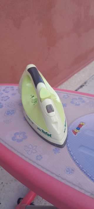 Mesa de plancha de juguete