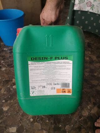 Detergente ácido para limpieza