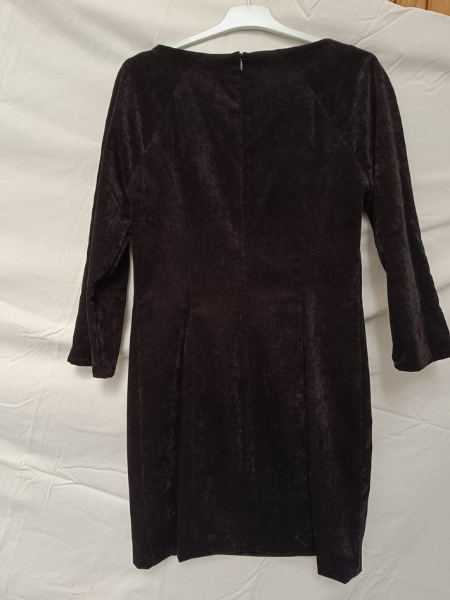 Elegante Vestido negro de terciopelo