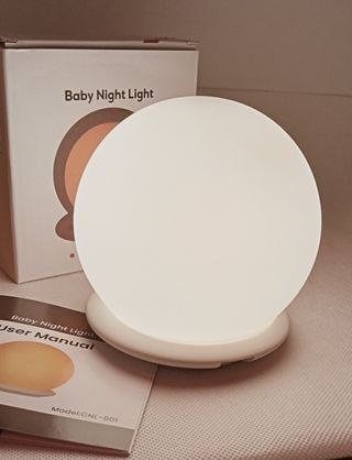 Pallina bianca colorata morbida luce notturna