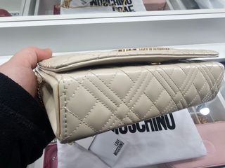 BOLSL LOVE MOSCHINO CON ETIQUETAS Y BOLS