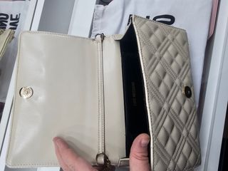 BOLSL LOVE MOSCHINO CON ETIQUETAS Y BOLS