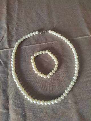 Collar y pulsera de perlas 