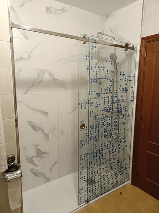 INSTALACIÓN,REPARACIÓN Y VENTA DE MAMPARAS DE BAÑO