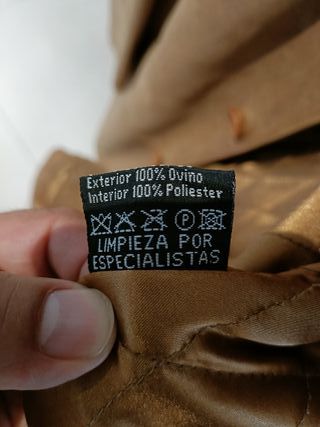 CHAQUETA TRES CUARTOS CUERO MARRÓN