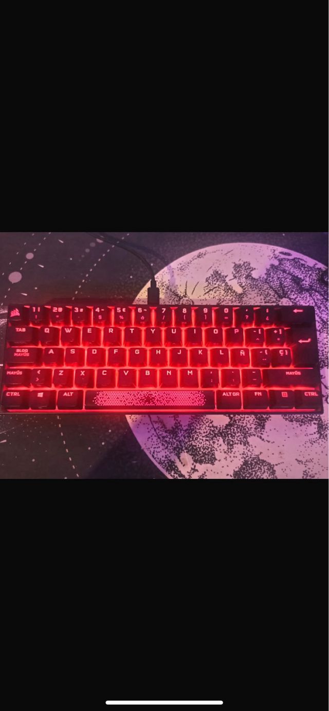 Teclado K65 RGB MINI en perfecto estado
