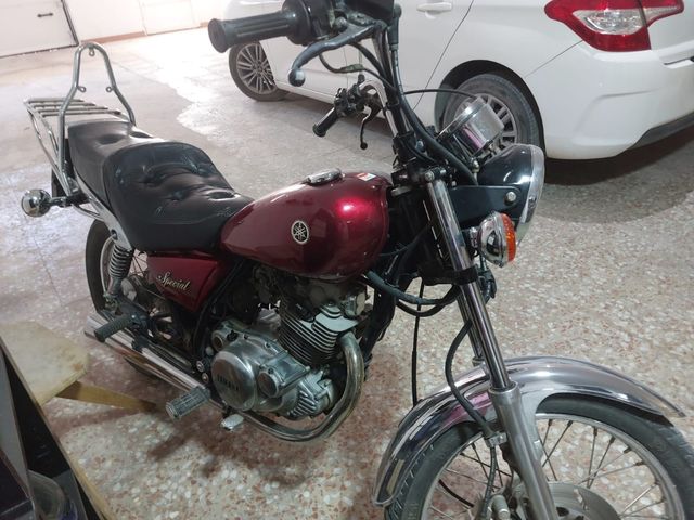 MOTO YAMAHA 250 cc.