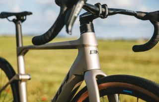 BICICLETA GRAVEL ELECTRICA BH iGRAVEL 2.7 2026