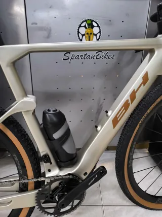 BICICLETA GRAVEL ELECTRICA BH iGRAVEL 2.7 2026