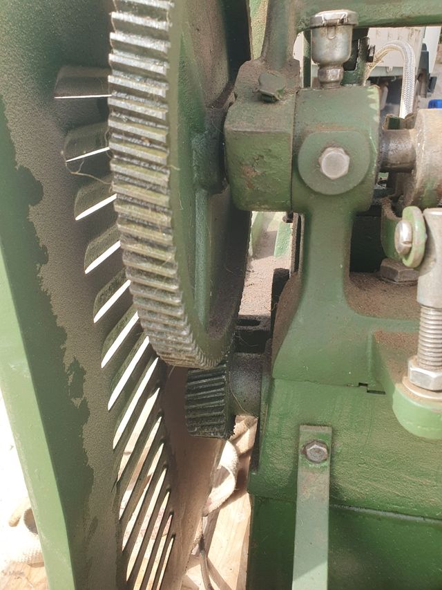 Sierra de vaivén o alternativa cabina de limpieza 