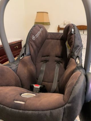 Maxi cosi. Porta bebes y silleta de coche
