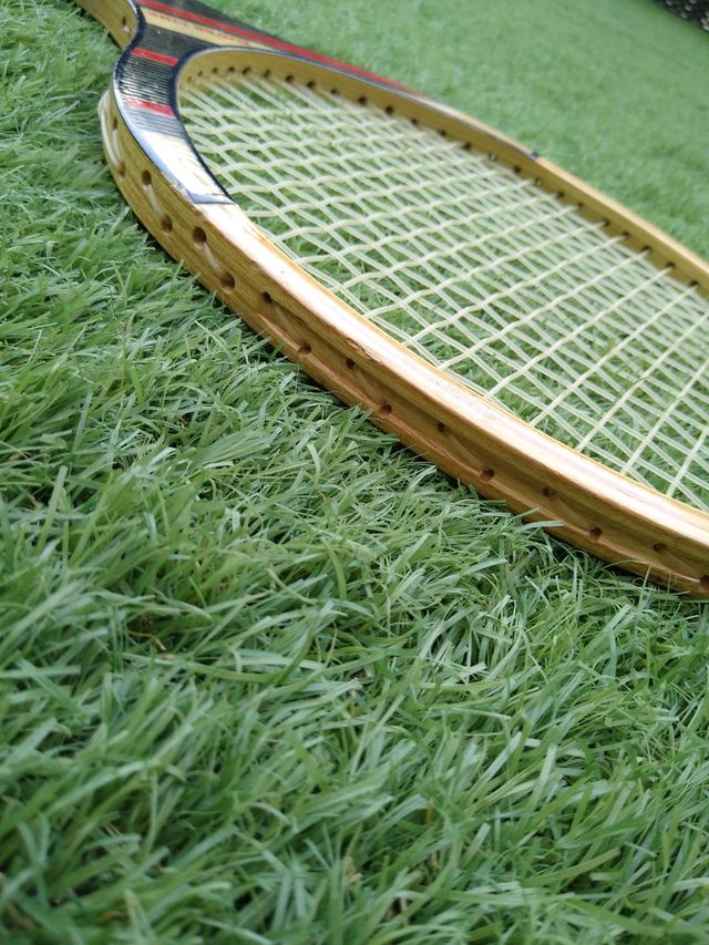 Raqueta tenis antigua