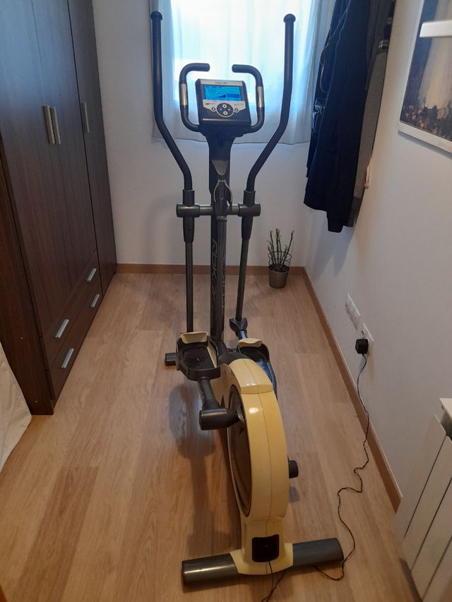 Vendo una bicicleta elíptica ..