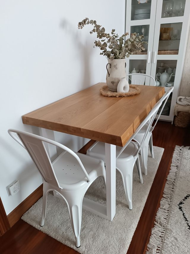 Conjunto Mesa y sillas