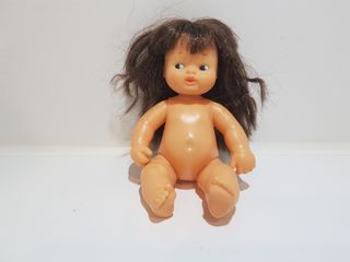 muñeca barriguitas morena con flequillo