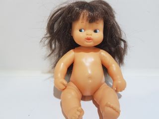 muñeca barriguitas morena con flequillo