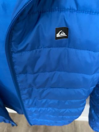Anorak QUICKSILVER azul electrico