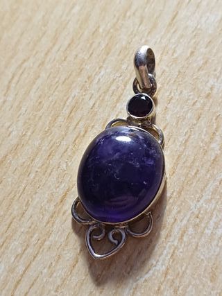 Colgante de plata y amatista.