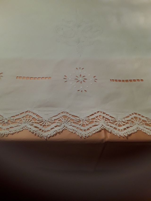 J MUITO ANTIGO POR LINO P. DE BOLILLO B. À MÃO