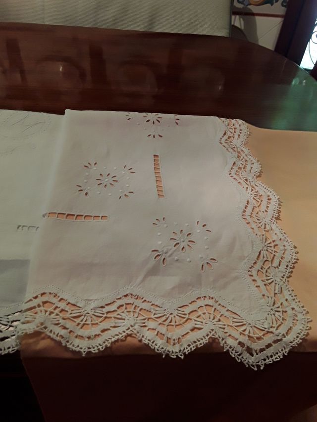 J MUITO ANTIGO POR LINO P. DE BOLILLO B. À MÃO