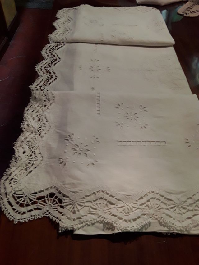 J MUITO ANTIGO POR LINO P. DE BOLILLO B. À MÃO