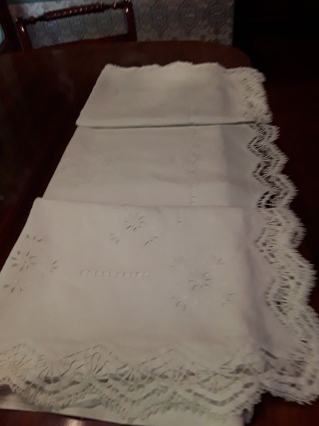 J MUITO ANTIGO POR LINO P. DE BOLILLO B. À MÃO