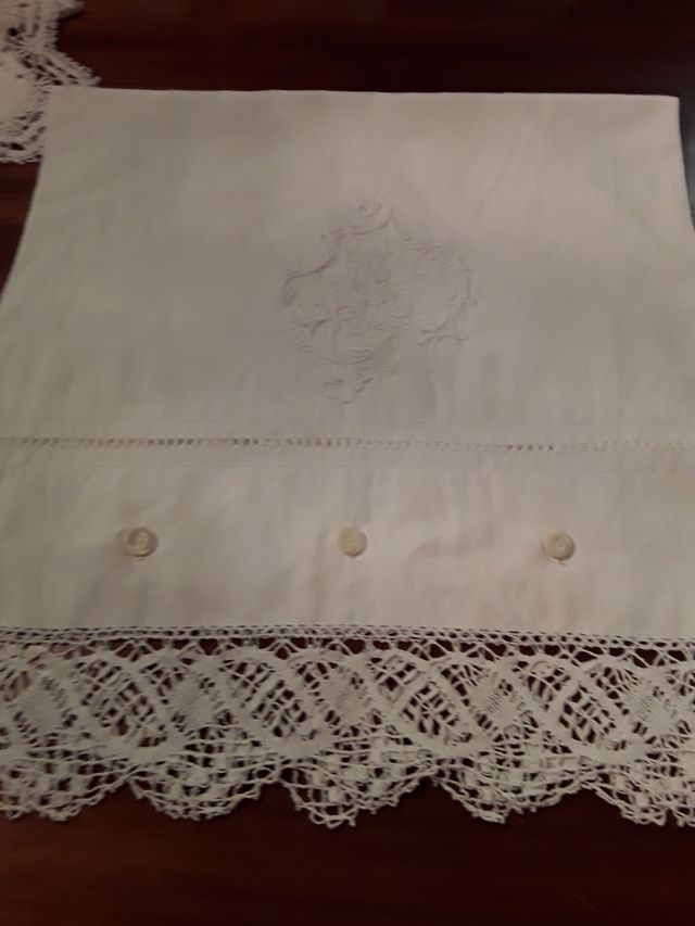 J MUITO ANTIGO POR LINO P. DE BOLILLO B. À MÃO